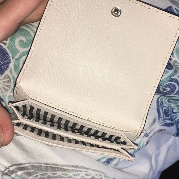 Maroon NEW Kate Spade wallet - Picture 4 of 4